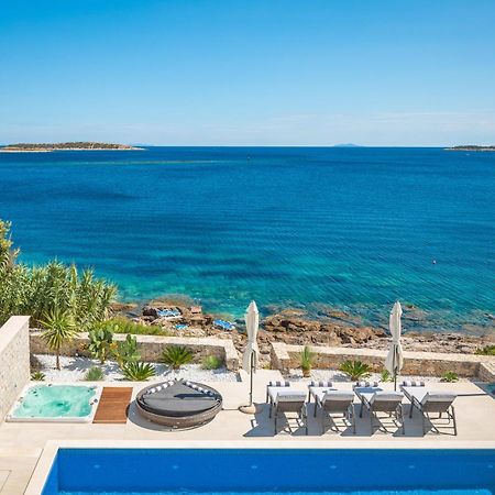Villa Carisma Island Vis Exterior foto