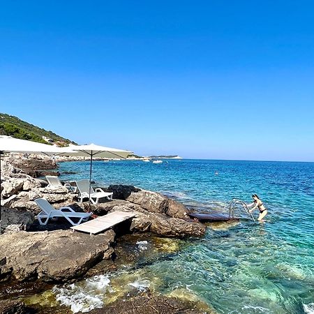 Villa Carisma Island Vis Exterior foto