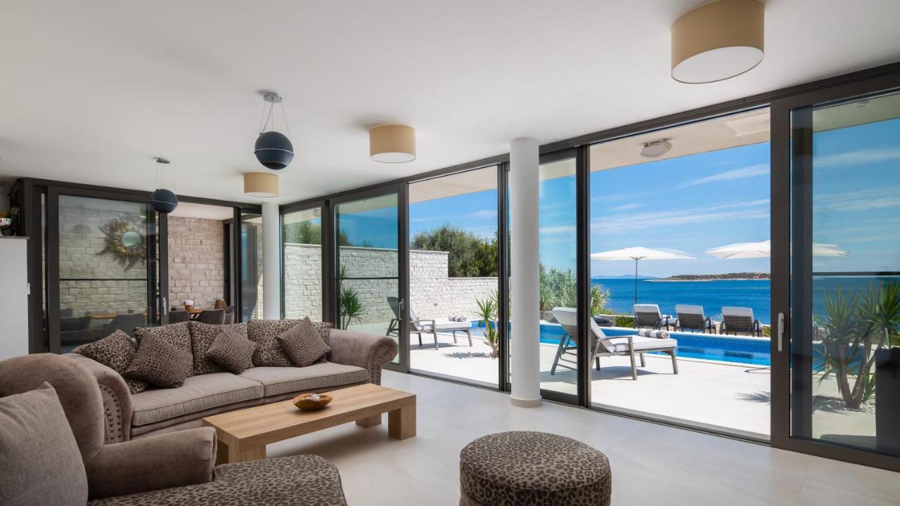 Villa Carisma Island Vis Exterior foto