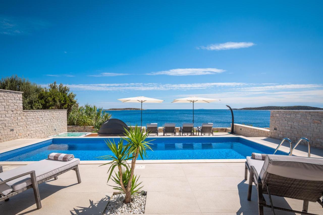 Villa Carisma Island Vis Exterior foto