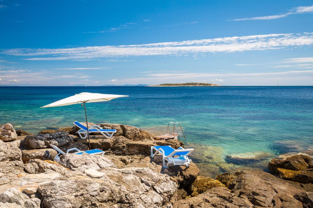 Villa Carisma Island Vis Exterior foto